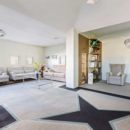 Terrace Penthouse With Duomo View דירה