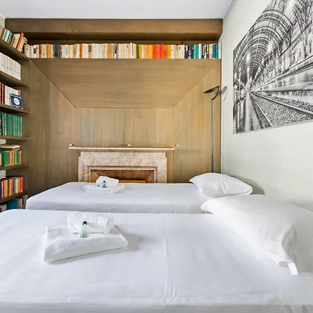 Terrace Penthouse With Duomo View דירה