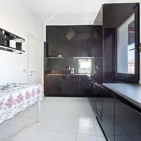 Terrace Penthouse With Duomo View דירה מילאנו